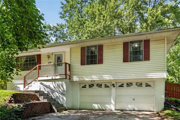 216 SW 21st Street, Oak Grove, MO 64075