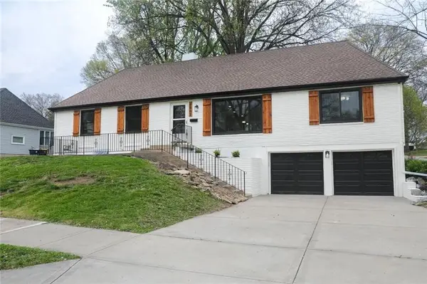 4801 NE Sherwood Drive, Kansas City, MO 64119