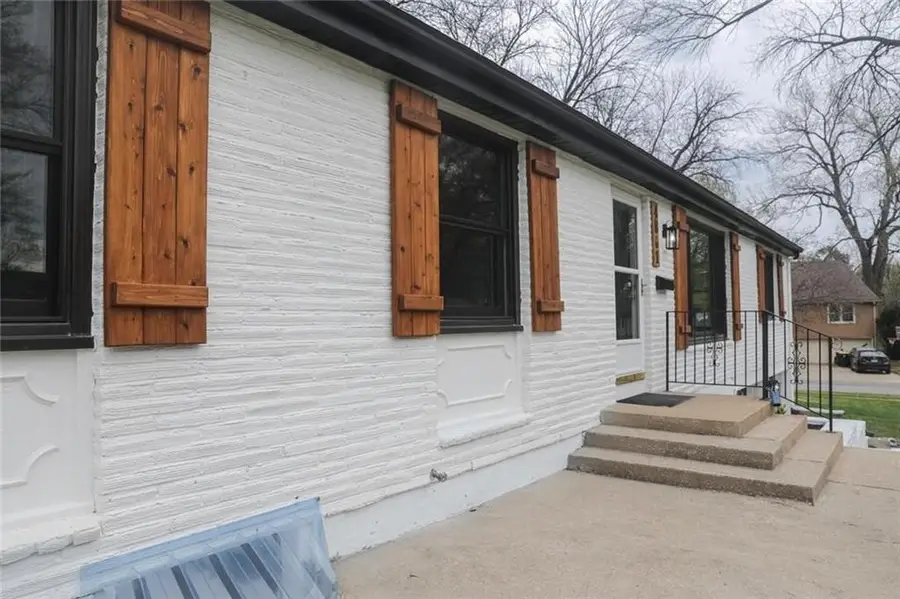 4801 NE Sherwood Drive, Kansas City, MO 64119 - #2