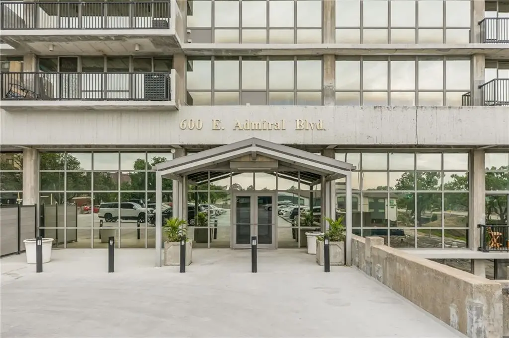 600 Admiral Boulevard #1802, Kansas City, MO 64106 - #1