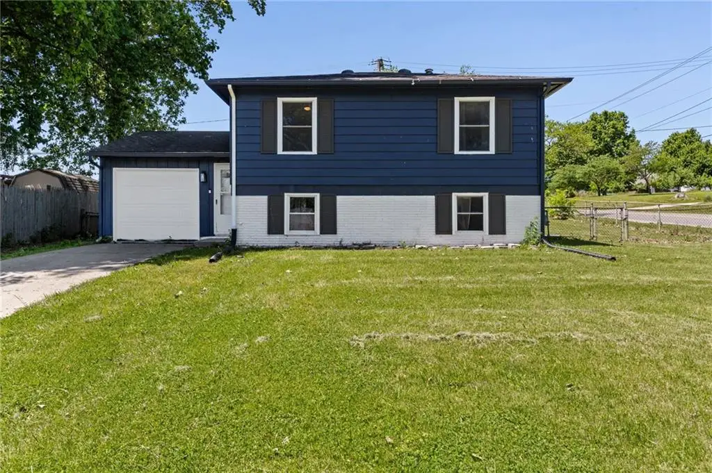 914 N Arrowhead Drive, Independence, MO 64056 - #1
