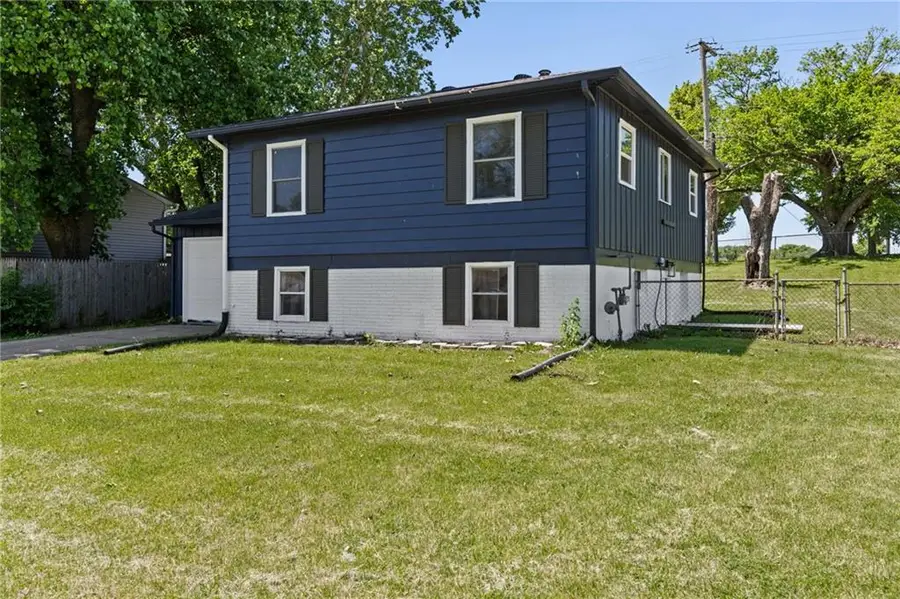 914 N Arrowhead Drive, Independence, MO 64056 - #3