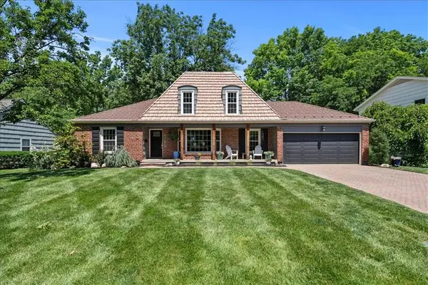 8812 W 106th Street, Overland Park, KS 66212
