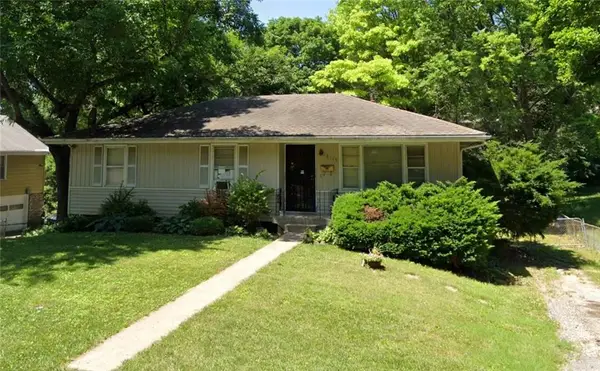 8116 Wayne Avenue, Kansas City, MO 64131