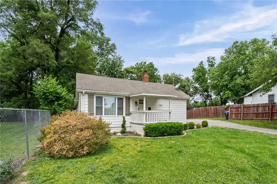 9022 Grand Avenue, Kansas City, MO 64114 - #2
