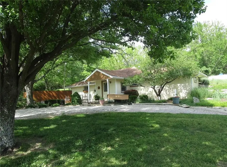 2176 Alabama Terrace, Quenemo, KS 66528 - #2