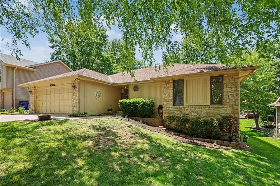 6906 N Flora Avenue, Gladstone, MO 64118 - #3