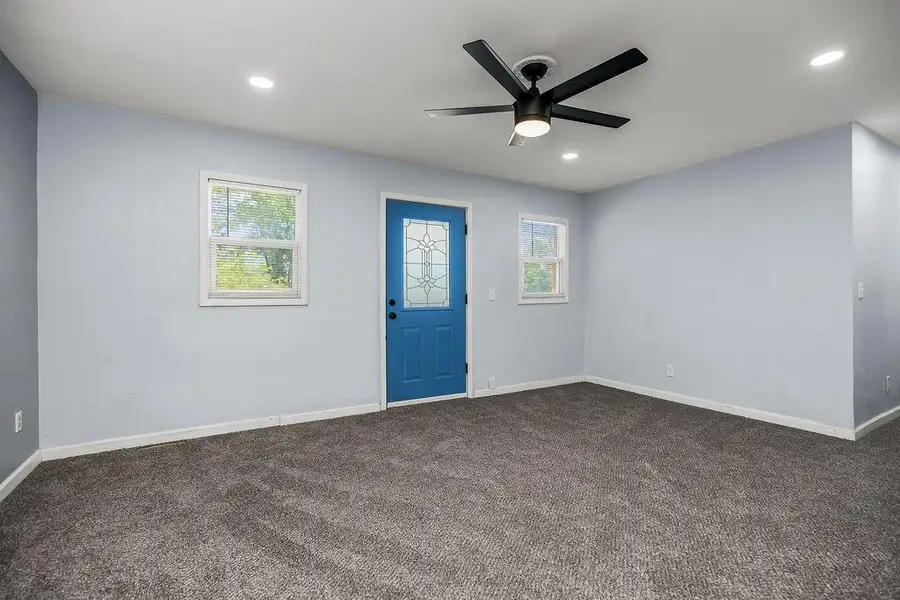 2701 Oakley Avenue, Kansas City, MO 64128 - #3