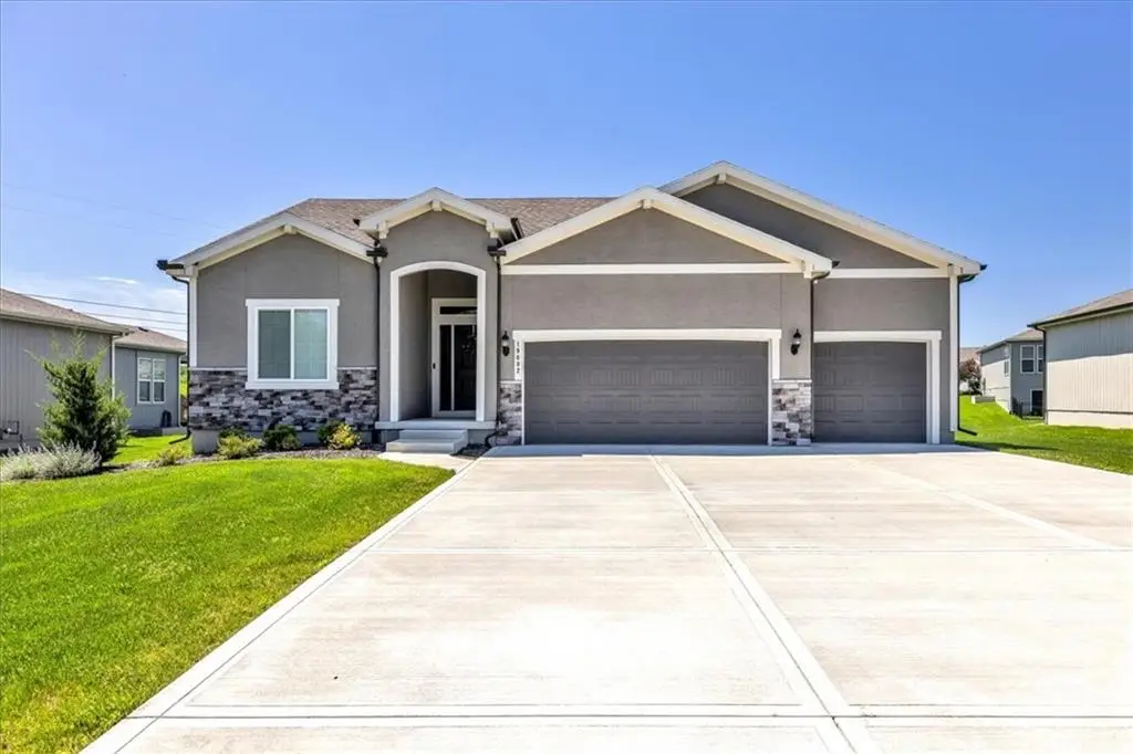 19002 Millview Street, Spring Hill, KS 66083 - #1