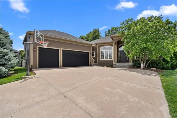 11278 S Whitehall Street, Olathe, KS 66061
