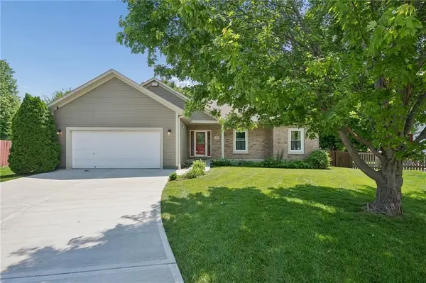 20929 Maple Terrace, Spring Hill, KS 66083