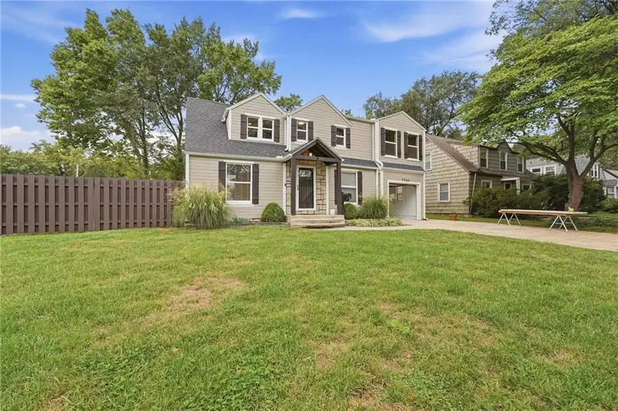 7744 Grand Avenue, Kansas City, MO 64114 - #2