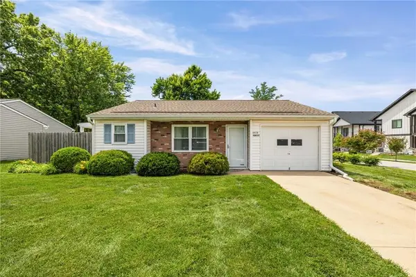 8820 Farley Street, Overland Park, KS 66212