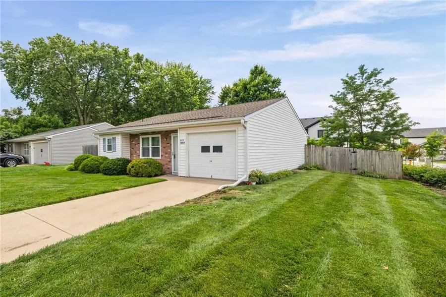 8820 Farley Street, Overland Park, KS 66212 - #3