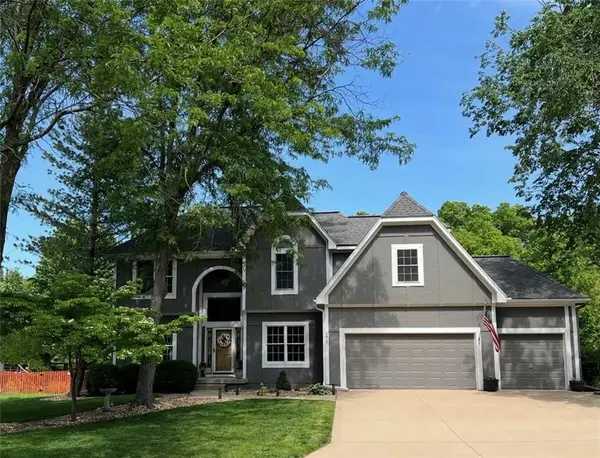 5817 NE Ruby Court, Lee's Summit, MO 64064