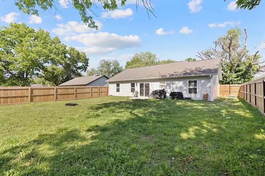 803 N Elm Street, Nevada, MO 64772 - #2