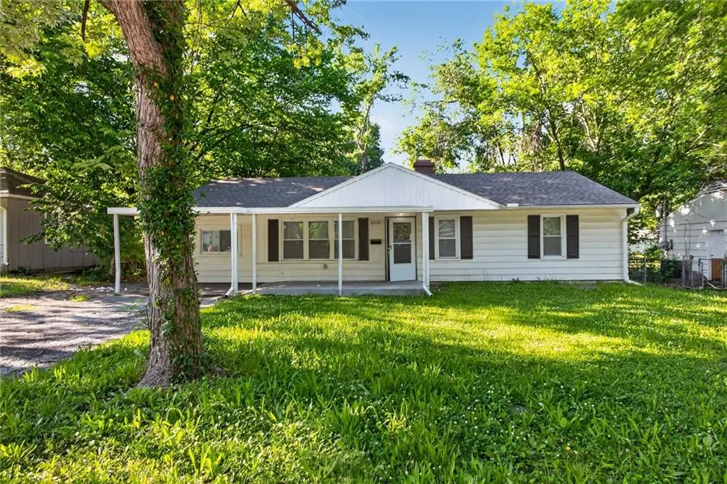 8212 111th Terrace, Kansas City, MO 64134 - #1
