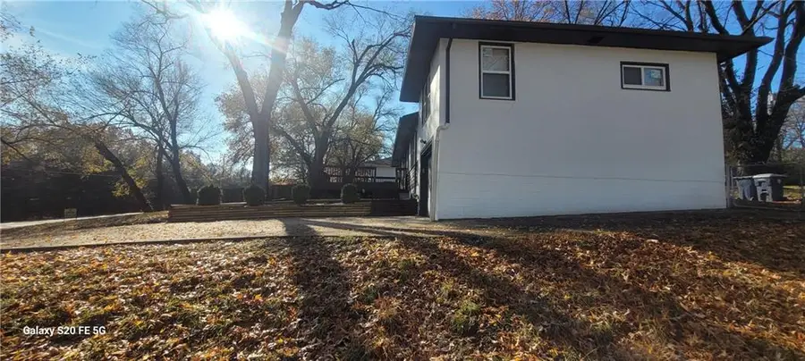 9008 Indiana Avenue, Kansas City, MO 64132 - #3