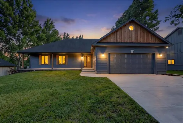 1103 Brookside Place, Raymore, MO 64083