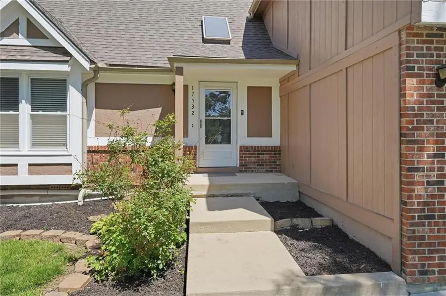 17532 W 116th Street, Olathe, KS 66061 - #2