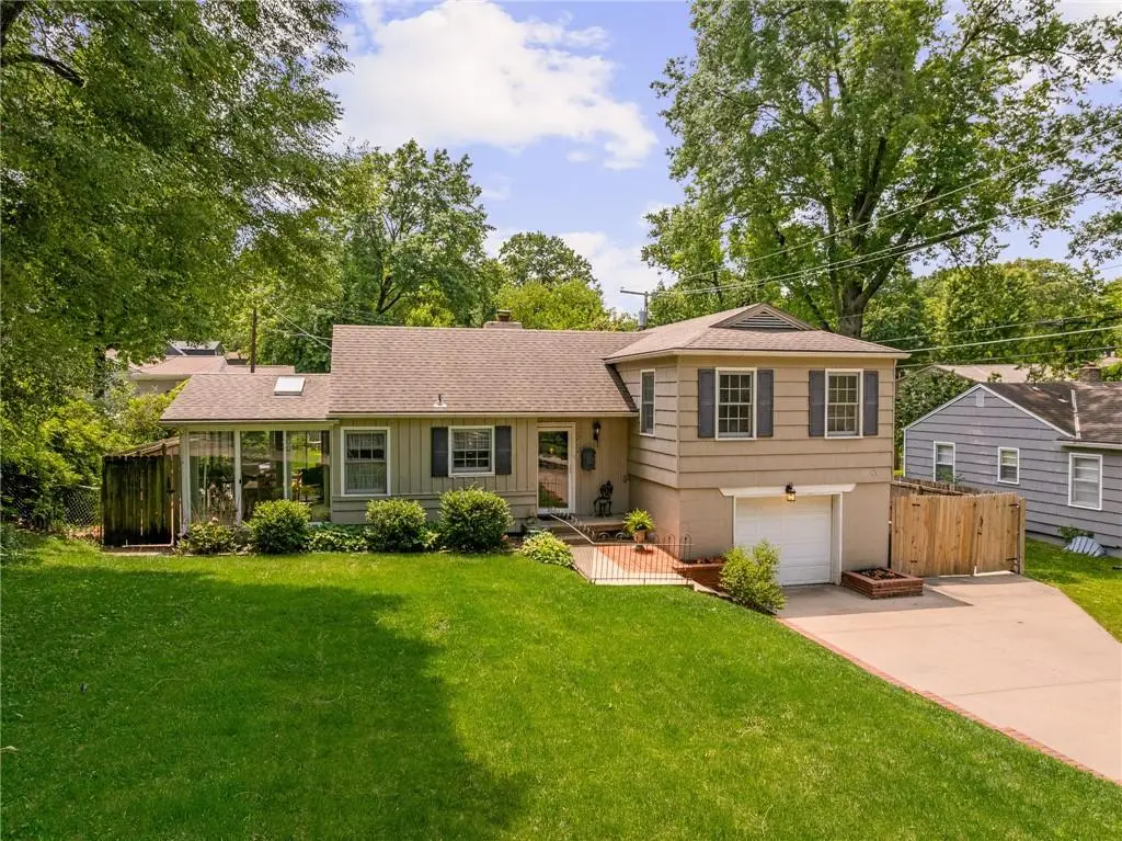 4505 W 77th Street, Prairie Village, KS 66208 - #1