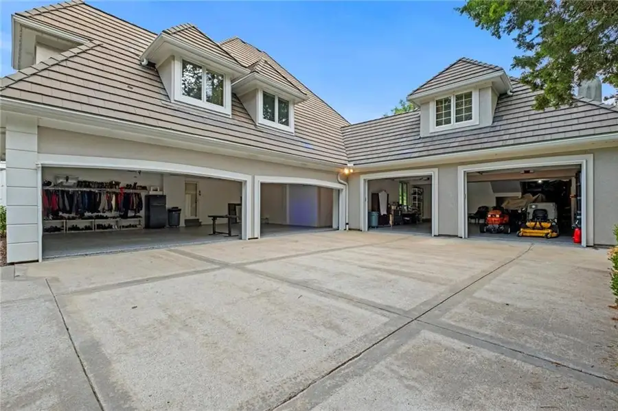 425 NE Saint Andrews Circle, Lees Summit, MO 64064 - #3