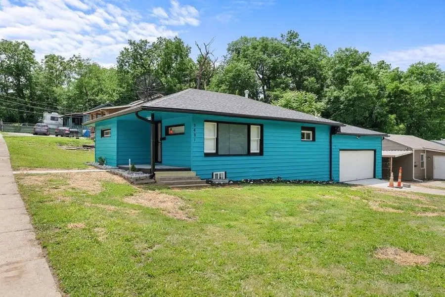 3421 E 55th Street, Kansas City, MO 64130 - #2