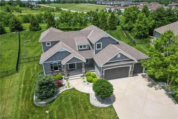 194 SW Roosevelt Ridge, Lee's Summit, MO 64081