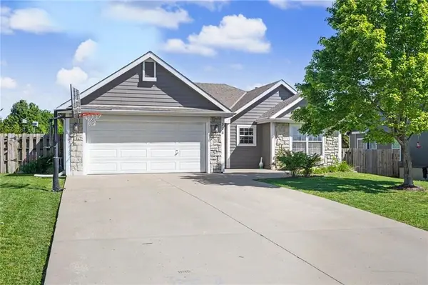 928 Bluestem Drive, Baldwin City, KS 66006