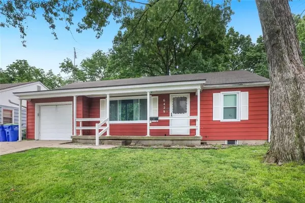 6429 Switzer Lane, Shawnee, KS 66203