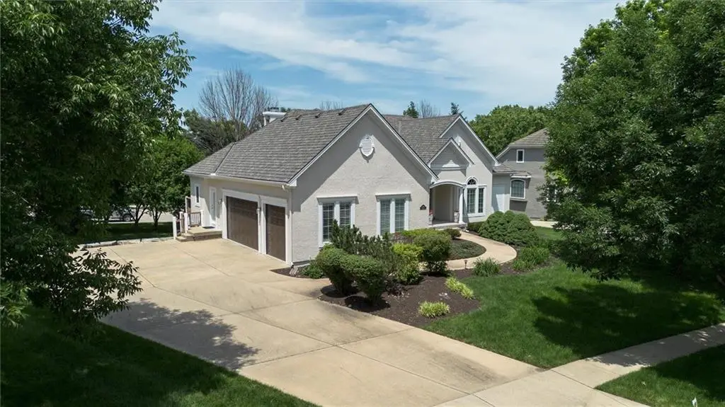 5002 W 143rd Terrace, Leawood, KS 66224 - #1