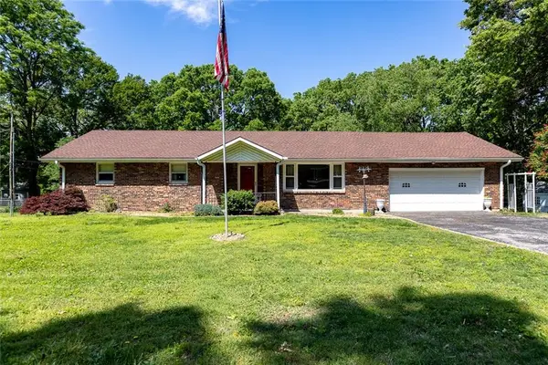 8030 N Main Street, Kansas City, MO 64118