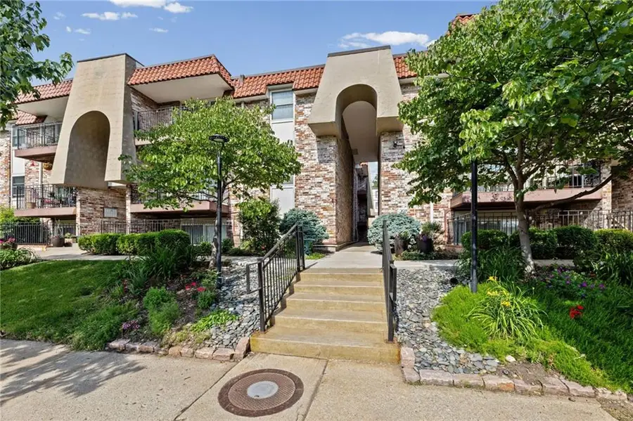 5006 Baltimore Avenue #103, Kansas City, MO 64112 - #2