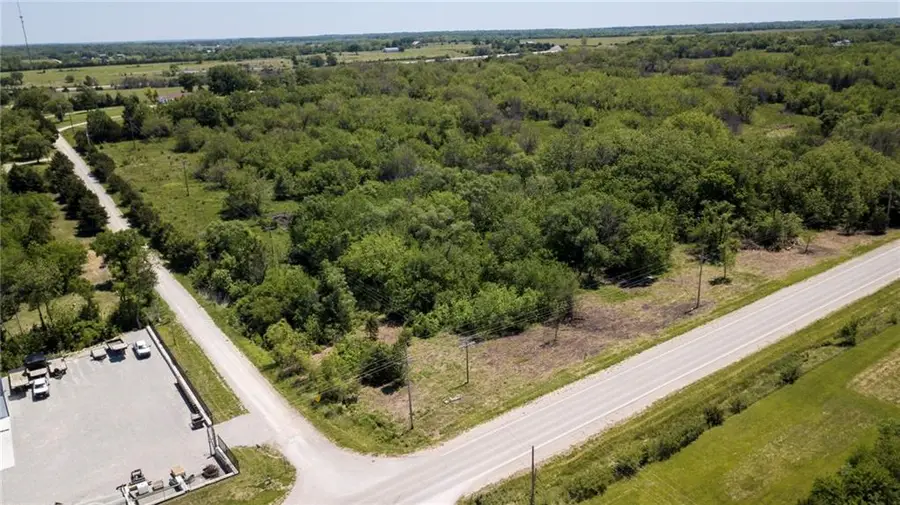 35900 Plum Creek Road, Osawatomie, KS 66064 - #2