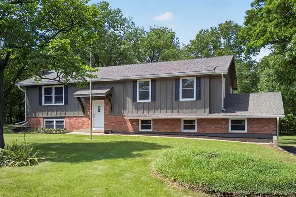 13516 W 71st Street, Shawnee, KS 66216