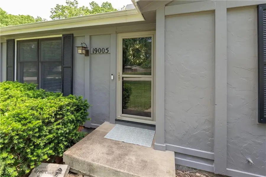 19005 Lowell Avenue, Stilwell, KS 66085 - #2