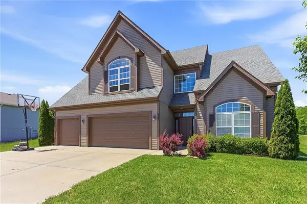 622 Johnston Parkway, Raymore, MO 64083