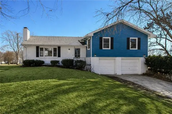 14655 Gale Road, Smithville, MO 64089