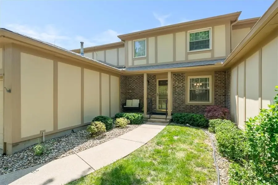 9698 Oakshire Street, Overland Park, KS 66214 - #3