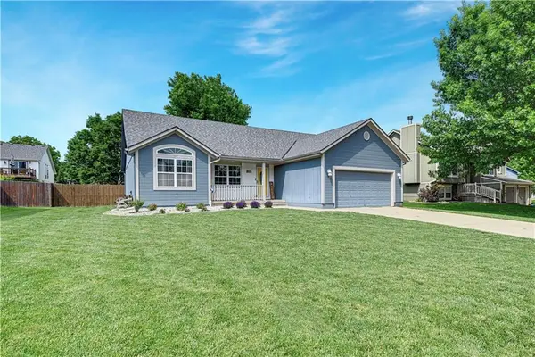 804 Spruce Drive, Greenwood, MO 64034