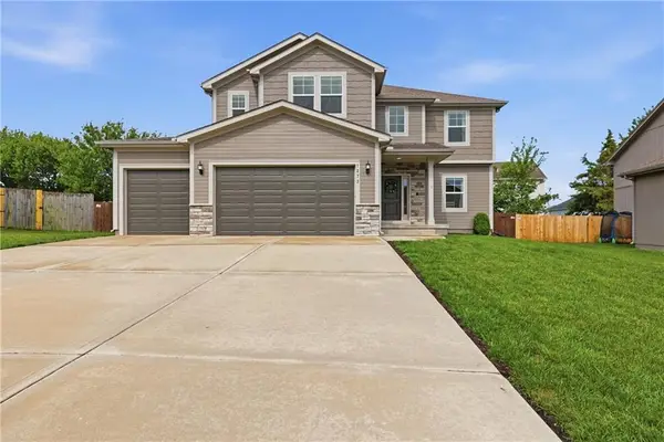 1273 SW Nagona Lane, Lee's Summit, MO 64082