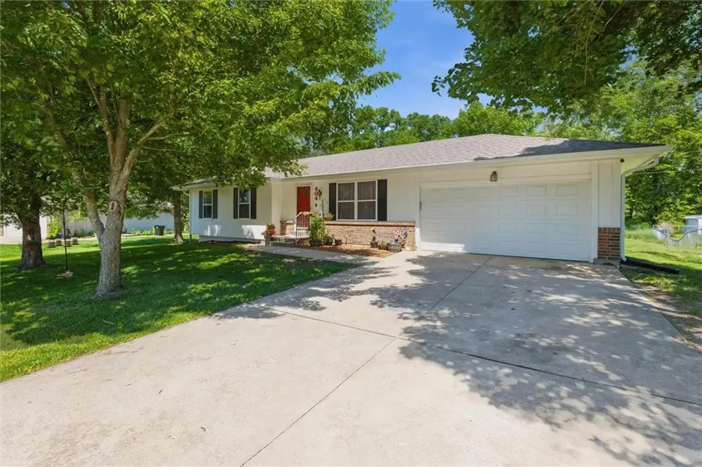 404 Ann Avenue, Harrisonville, MO 64701 - #1