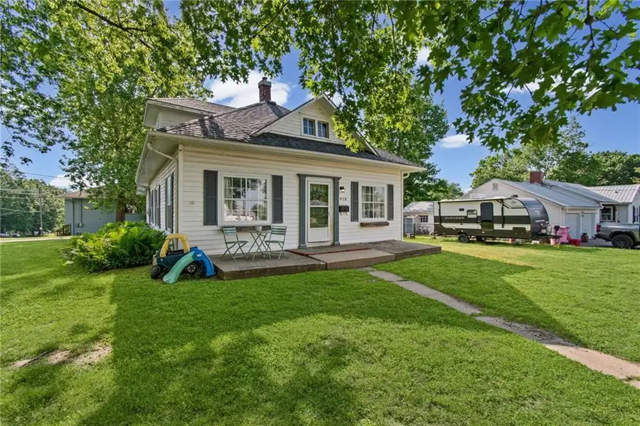918 Park Street, Carrollton, MO 64633 - #3