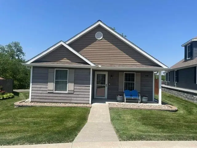 4801 N Creekwood Drive, Saint Joseph, MO 64507 - #1