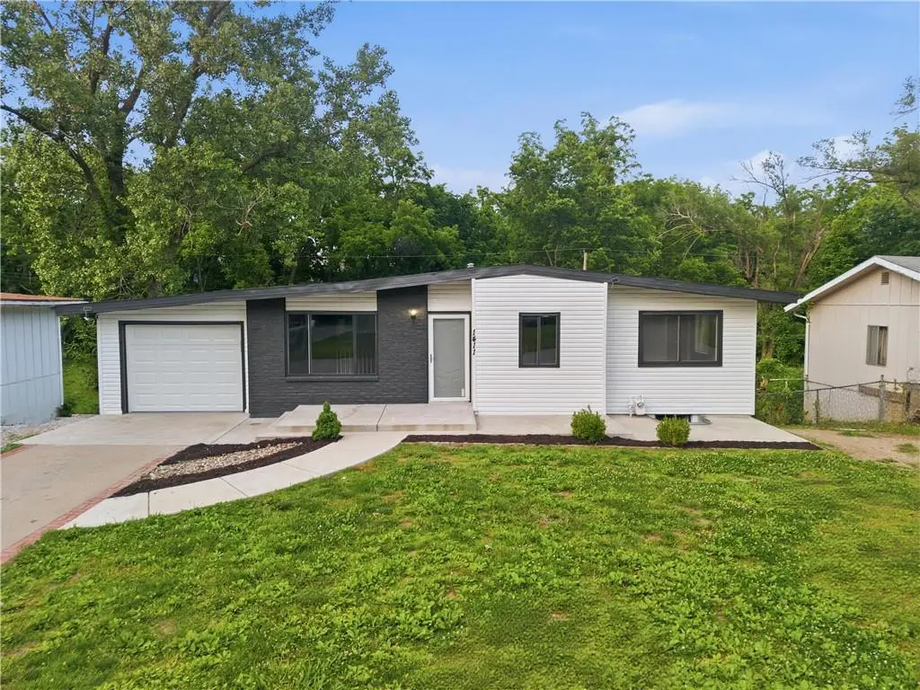 1411 N 75th Drive, Kansas City, KS 66112 - #1