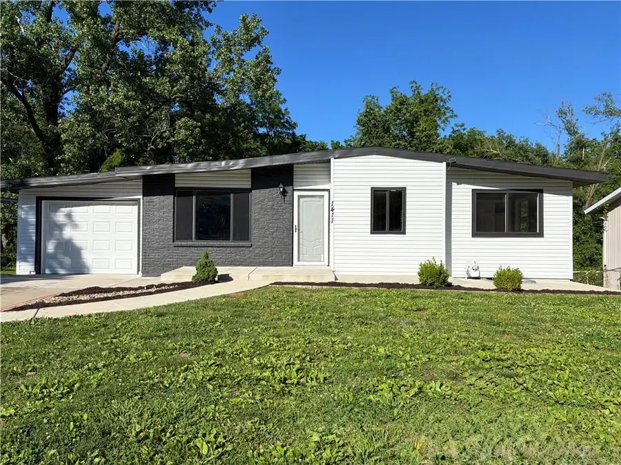 1411 N 75th Drive, Kansas City, KS 66112 - #3