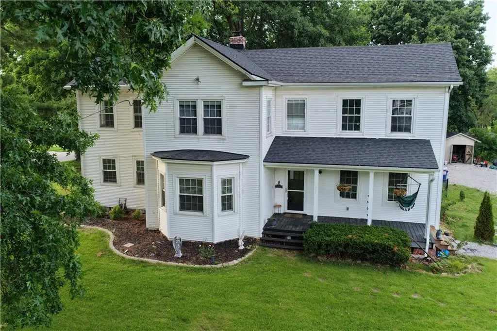 1900 NE 65th Street, Gladstone, MO 64118 - #1