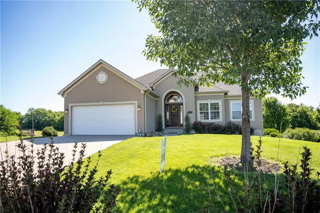 19327 Tomahawk Lane, Saint Joseph, MO 64505 - #1