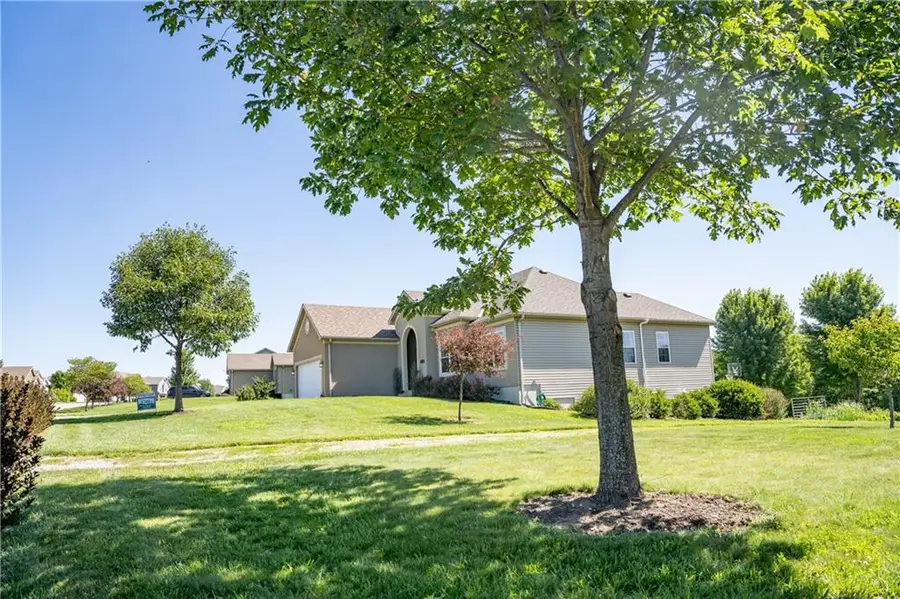 19327 Tomahawk Lane, Saint Joseph, MO 64505 - #2