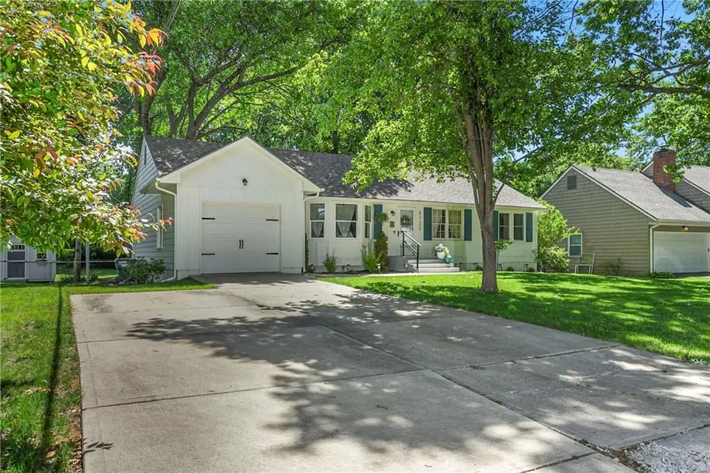 8735 Foster Lane, Overland Park, KS 66212 - #1